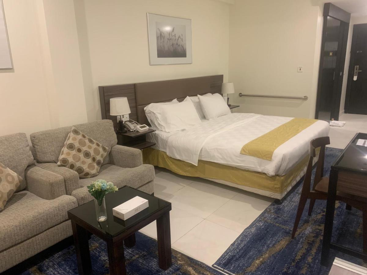 Grand Lily Hotel Suites Ал Хофуф Екстериор снимка