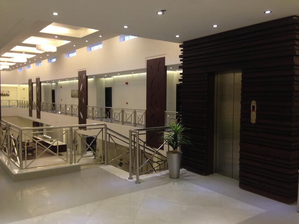 Grand Lily Hotel Suites Ал Хофуф Екстериор снимка