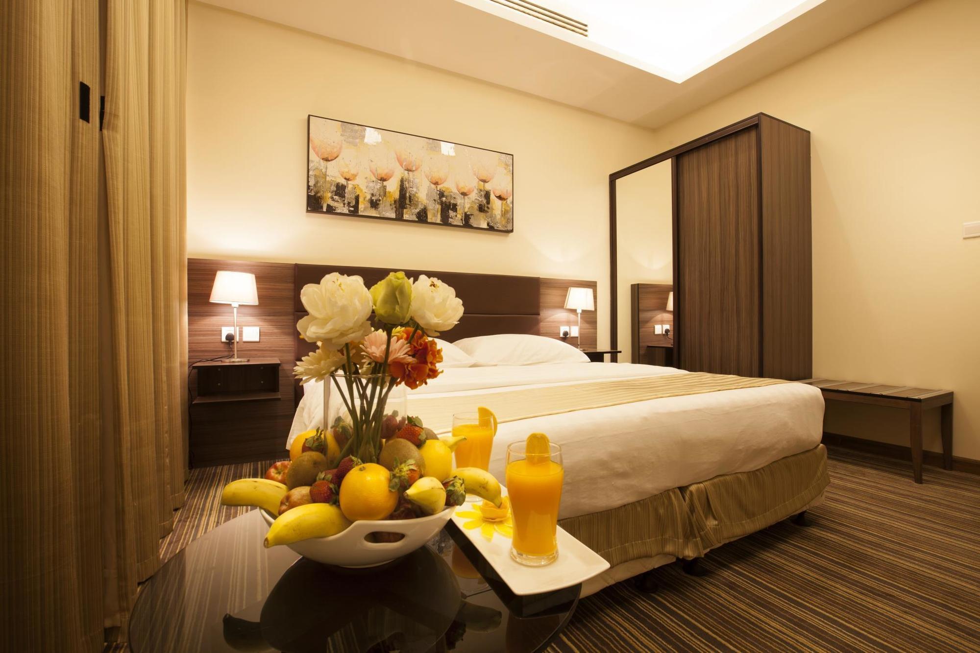 Grand Lily Hotel Suites Ал Хофуф Екстериор снимка
